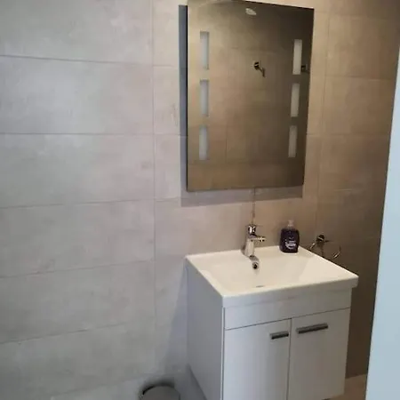 Aqua Marine Apt.6 - Entire Unit