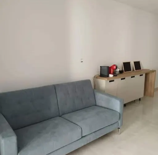 Апартаменты Aqua Marine Apt.6 - Entire Unit *