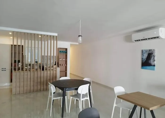 Aqua Marine Apt.6 - Entire Unit Apartment *